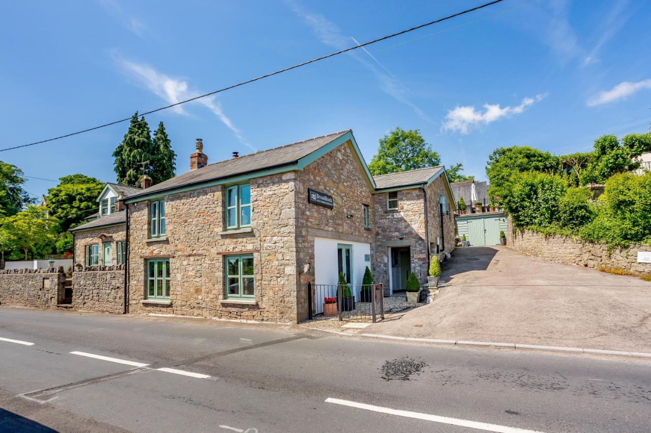 Broadrock Accommodation - Clock Cottage Chepstow Kültér fotó