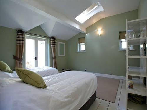 Broadrock Accommodation - Clock Cottage Chepstow Kültér fotó
